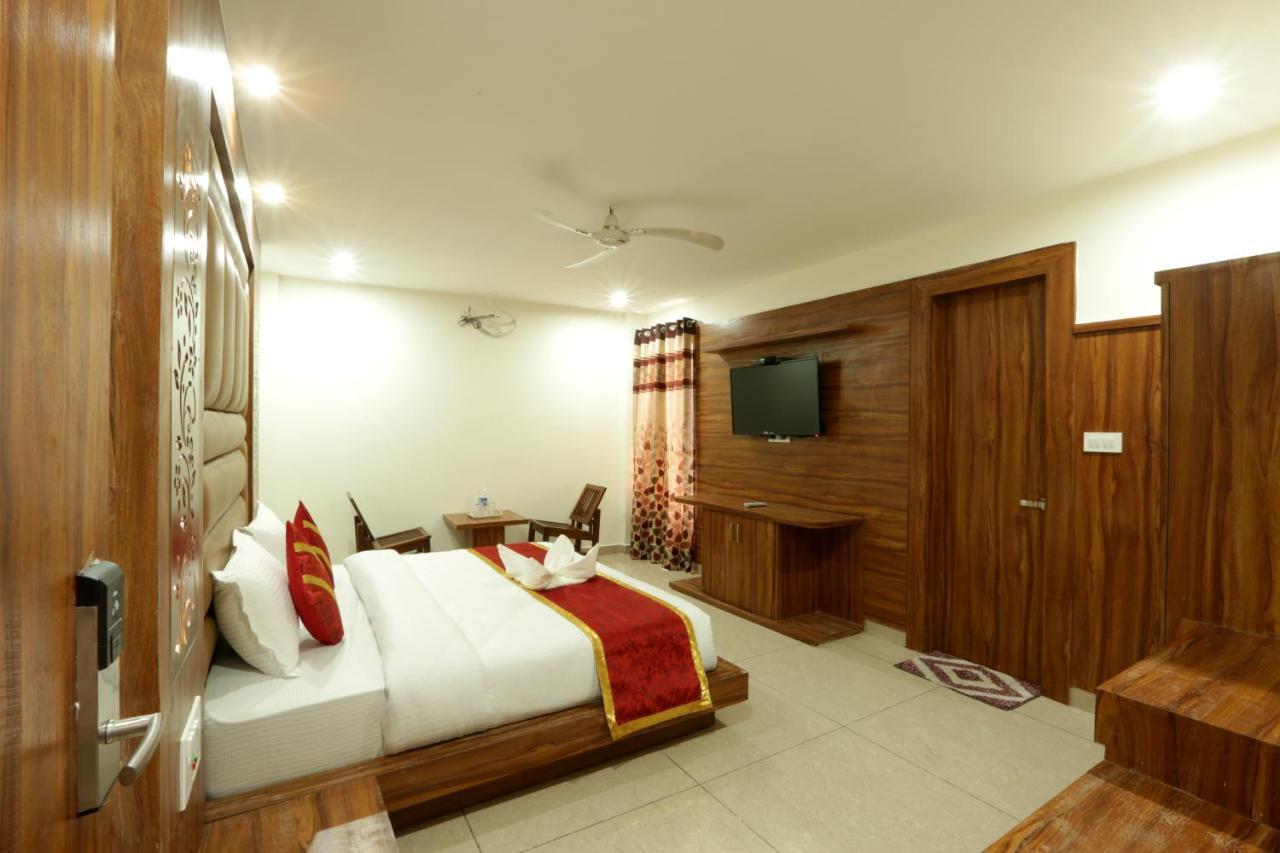 Hotel Katra Grand Exteriér fotografie